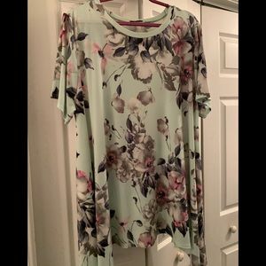 Dress/tunic mint green background 38” long